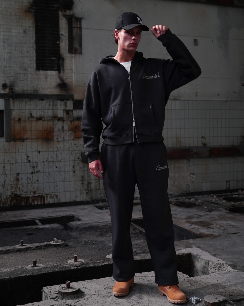 Initial Lounge Set Black