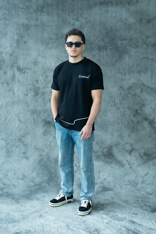 Essential T-Shirt Deep black